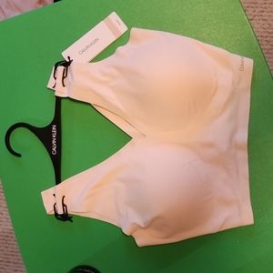 NWT Calvin Klein Bralette Size Large